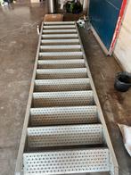 Trap te koop - 14 treden- 1m breed en 3m80 hoog, Doe-het-zelf en Bouw, Ladders en Trappen, Ophalen, Zo goed als nieuw, Trap
