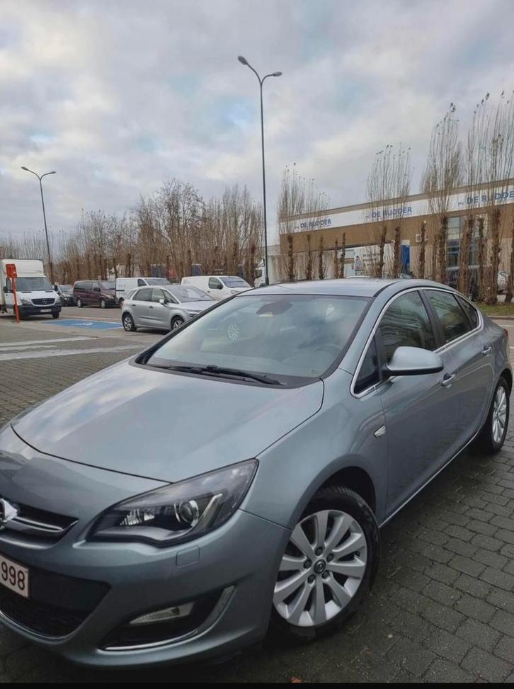 Opel Astra, Auto's, Opel, Particulier, Astra, Airconditioning, Diesel, Euro 6, Berline, Handgeschakeld, Leder en Alcantara, Ophalen