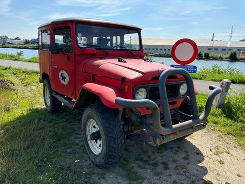 Toyota Land Cruiser BJ 42, Autos, Toyota, Particulier, Landcruiser, Diesel, SUV ou Tout-terrain, 3 portes, Boîte manuelle, Rouge