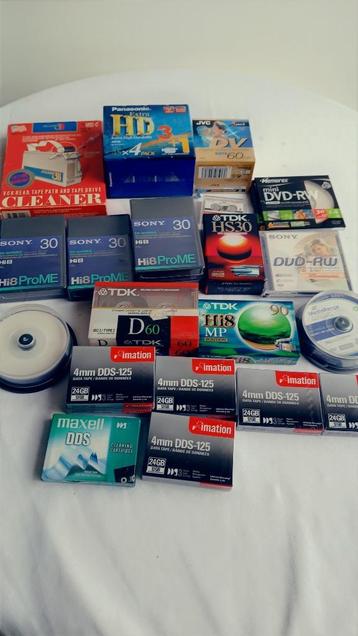 verschillende hi8-videobanden, 8 vhs-c-video, gegevens beschikbaar voor biedingen