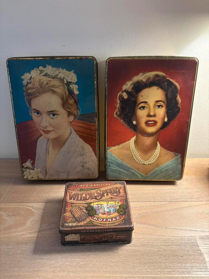Blikken doos Vintage 50s Jacques en sigaretten hofnar, Verzamelen, Religie, Zo goed als nieuw, Ophalen of Verzenden
