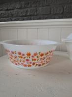 Mooie grote Arcopal  Scania kom met bloemmotief, Ophalen of Verzenden, Zo goed als nieuw