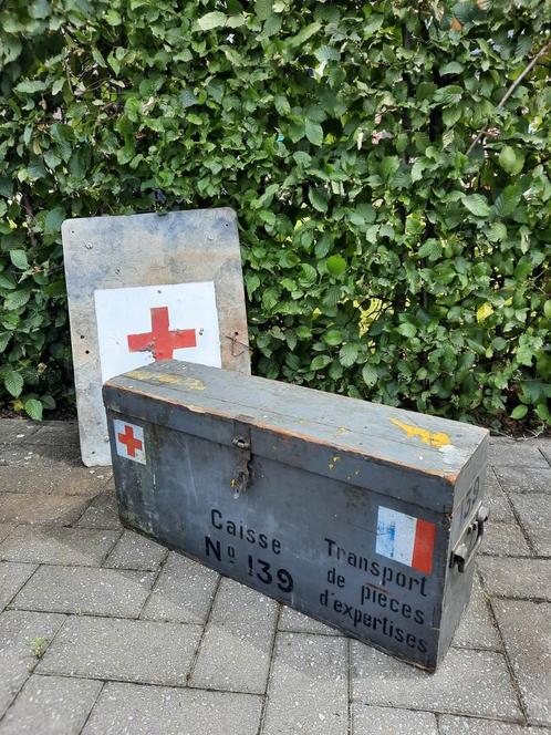 Une boîte médicale militaire française soupçonnée de la Seco, Collections, Objets militaires | Seconde Guerre mondiale, Enlèvement ou Envoi