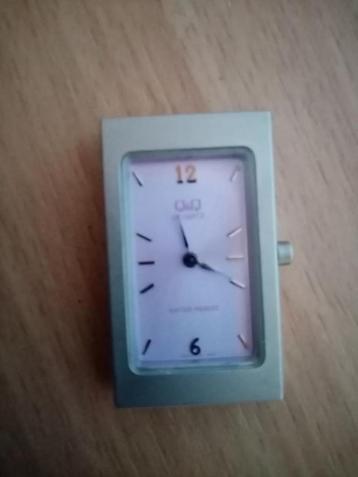 Q&Q : nieuw horloge zonder bandje , incl nieuw batterijtje beschikbaar voor biedingen