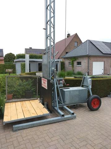 Bouwlift 380V 9m volledig vernieuwd, Doe-het-zelf en Bouw, Ophalen, Zo goed als nieuw, Bouwlift