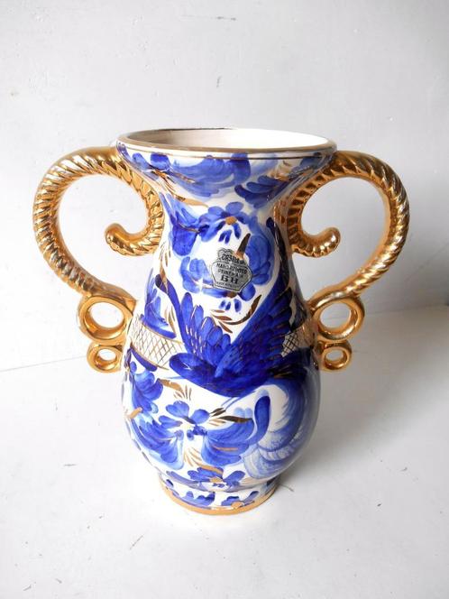 Vase Bequet avec oiseau bleu et fleurs, Antiquités & Art, Antiquités | Vases, Enlèvement ou Envoi