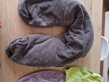 Zwangerschapskussen + extra hoes + hoes baby beschikbaar voor biedingen