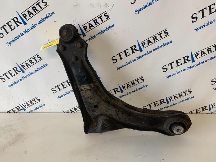 Draagarm links-voor van een Mercedes Vito, Auto-onderdelen, Ophanging en Onderstel, Mercedes-Benz, Gebruikt, 3 maanden garantie