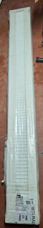Belrad radiateur integral avec 6 raccordements t22 300x2800, Doe-het-zelf en Bouw, Ophalen, Minder dan 30 cm, Radiator, Nieuw