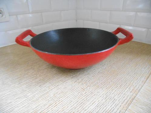 Wok en fonte émaillé rouge (cocotte en fonte) barbecue - C, Maison & Meubles, Cuisine | Casseroles & Poêles, Wok, Fonte, Enlèvement