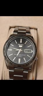 Nieuw seiko 5 met box papieren, Handtassen en Accessoires, Horloges | Heren, Ophalen, Zo goed als nieuw, Seiko