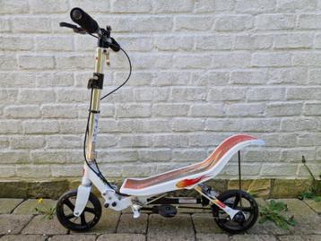 SPACE SCOOTER pedaalscooter