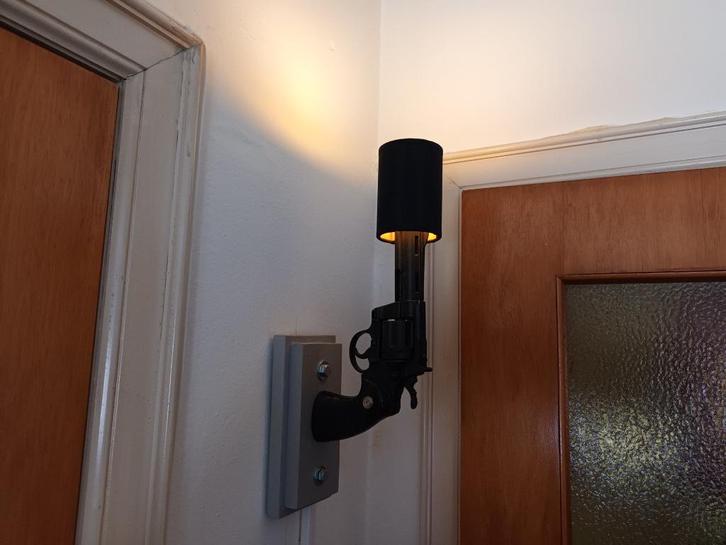 Originele lamp (revolver Phyton 4 USA, 1955), Verzamelen, Militaria | Algemeen, Overige soorten, Overige typen, Ophalen of Verzenden