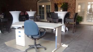 bureau beschikbaar voor biedingen