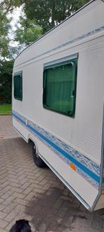 Caravan adria met voortent blanco schade vooraan, Caravanes & Camping, Caravanes, Particulier, Airco, Adria