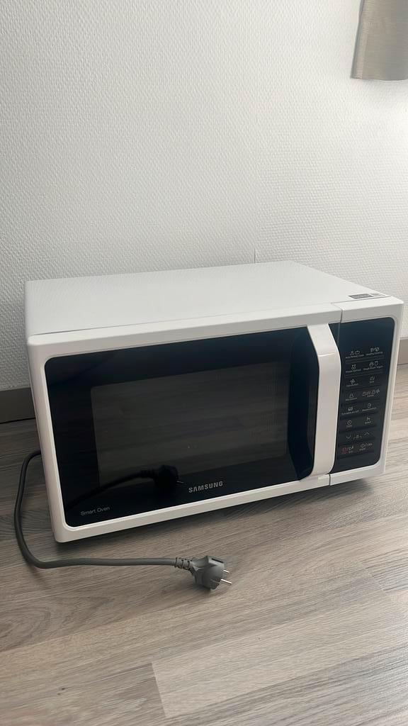 Four à micro-ondes combiné 28L MC28H5015AW/EF, Electroménager, Micro-ondes, Comme neuf, Enlèvement