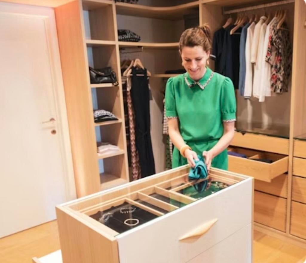 KLUS opruimen/sorteren/plooiwerk organisatie dressing ruimte, Vacatures, Vacatures | Overige Vacatures