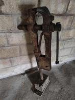 Gros étau de forge, Bricolage & Construction, Établis, Enlèvement ou Envoi, Utilisé, 70 à 120 cm, Étau