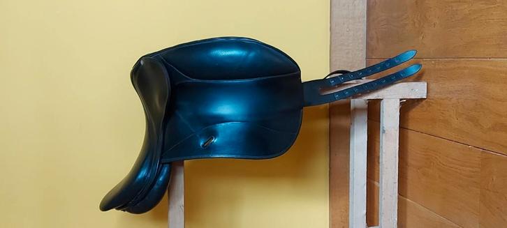 Forestier Dressage 17,5, Animaux & Accessoires, Chevaux & Poneys | Selles, Utilisé, Dressage, Enlèvement