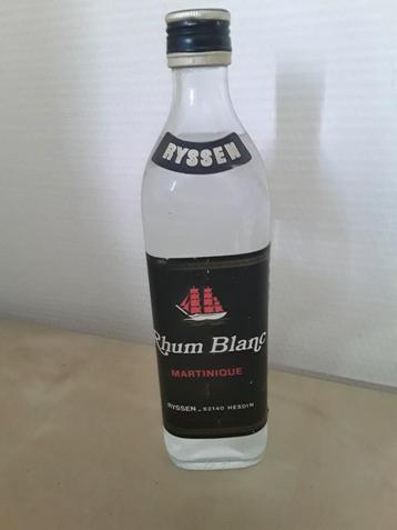 Oude rum beschikbaar voor biedingen