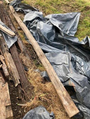 Eikenhouten balk van 3,65 m beschikbaar voor biedingen