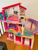 Barbie droomhuis met lift van 2020, Kinderen en Baby's, Speelgoed | Poppenhuizen, Ophalen, Accessoires