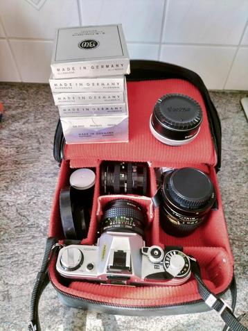 Canon AE-1 camera + toebehoren + lenzen beschikbaar voor biedingen