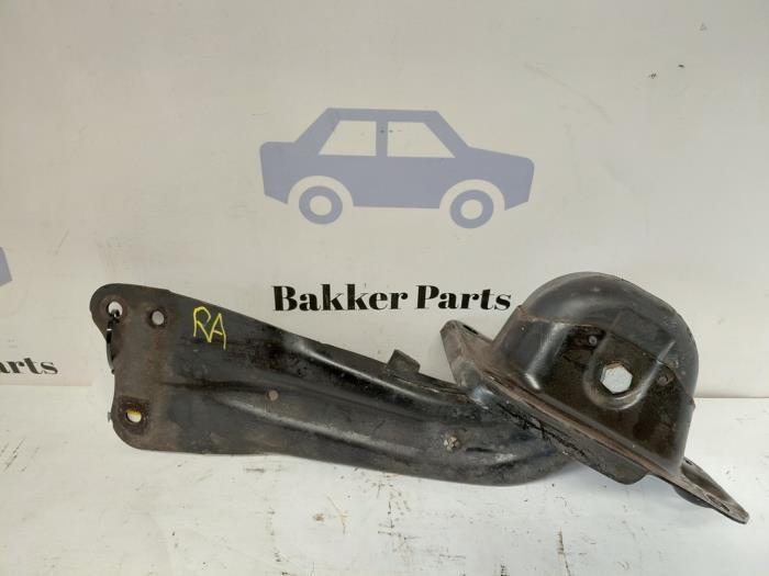 Draagarm rechts-achter van een Volkswagen Golf, Auto-onderdelen, Ophanging en Onderstel, Volkswagen, Gebruikt, 3 maanden garantie