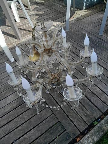 2 prachtige kristallen kroonluchters met 8 lampen BE beschikbaar voor biedingen