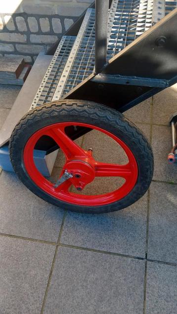Honda nsr 50 achterwiel beschikbaar voor biedingen