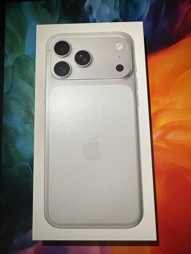 Iphone 17 Pro Max gezegeld, Télécoms, Téléphonie mobile | Apple iPhone, Comme neuf, Enlèvement