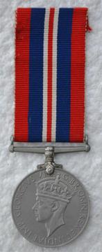 Medaille, Groot-Brittannië War medal 1939-45, WO2, ZG, Verzamelen, Ophalen of Verzenden, Landmacht, Lintje, Medaille of Wings