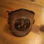 Bracelet en cuir de style médiéval, Enlèvement, Cuir