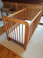 Lit bébé avec un matelas, deux alèses et un protège matelas, Ophalen, Gebruikt, Minder dan 140 cm, Matras