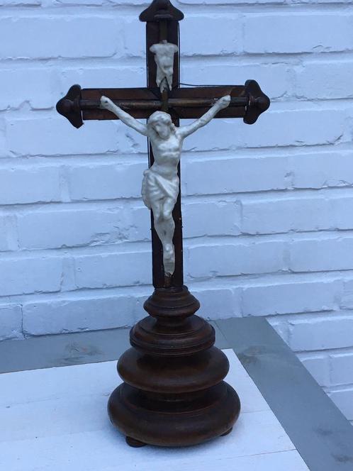 Grand crucifix antique, à restaurer, Antiquités & Art, Antiquités | Objets religieux