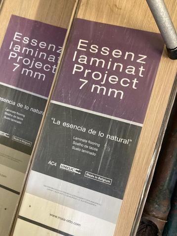 Stratifié Uniclic Essenz 7 mm, Aggloméré, Synthétique, Enlèvement, 10 à 30 cm