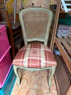 Oude stevige stoel. Zelf overtrokken. Mooie stof, Ophalen