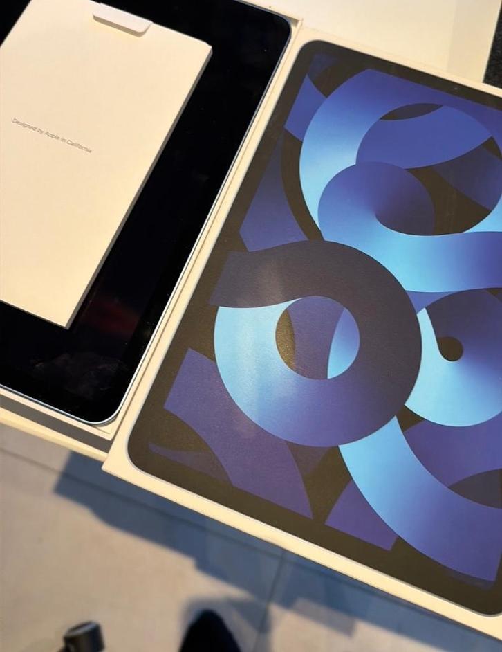 Ipad Air - 64 gb (Nieuwstaat incl. box), Computers en Software, Apple iPads, Nieuw, Apple iPad Air, Wi-Fi, 11 inch, 256 GB, Blauw