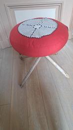 Unique handmade stool, Riet of Rotan, Ophalen of Verzenden, Zo goed als nieuw, 50 tot 75 cm