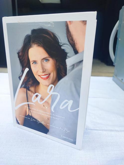 Lara Switten - Lara, Boeken, Mode, Zo goed als nieuw, Ophalen