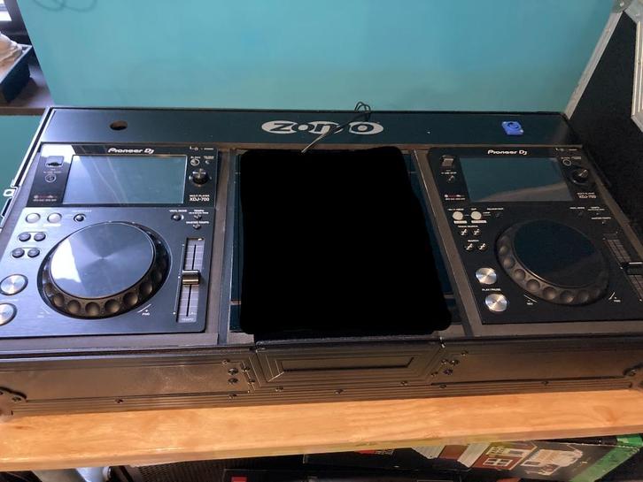 2x Pioneer XDJ-700 + flightcase decksavers, Muziek en Instrumenten, Dj-sets en Draaitafels, Zo goed als nieuw, Dj-set, Pioneer