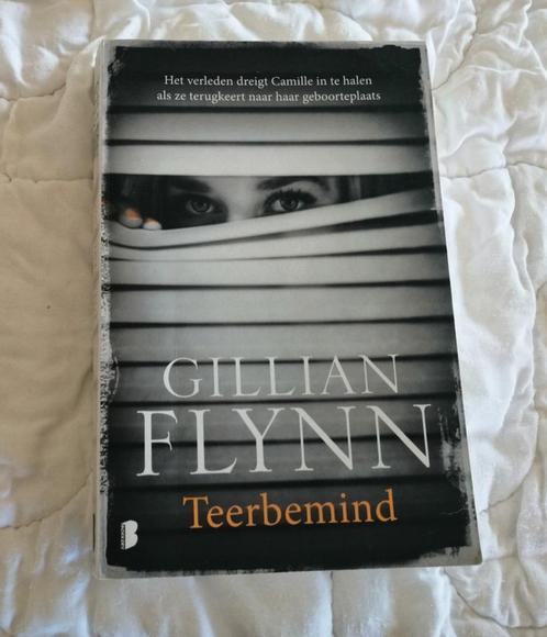 Teerbemind Gillian Flynn, Boeken, Thrillers, Zo goed als nieuw, Amerika, Ophalen of Verzenden
