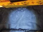 Louis Vuitton Monogram donkerblauwe grote sjaal, Kleding | Dames, Mutsen, Sjaals en Handschoenen, Louis vuitton, Ophalen of Verzenden