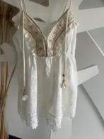 Splinternieuwe Ibiza top ecru - Onesize, Kleding | Dames, Topjes, Ophalen of Verzenden, Nieuw, Wit, Zonder mouw