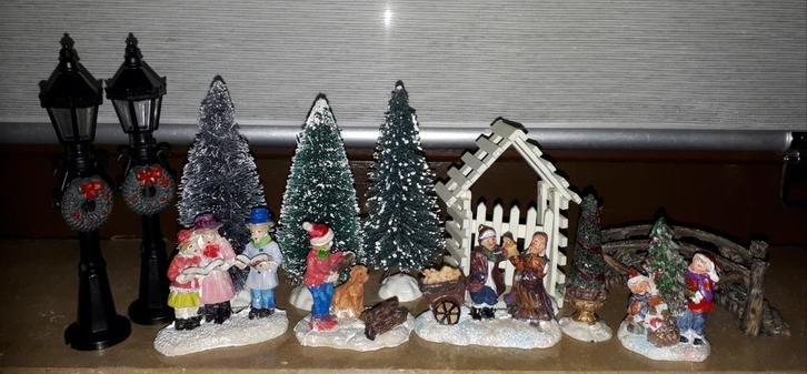 Figurines pour un mini-village de Noël ou un village de Luvi, Divers, Noël, Comme neuf, Enlèvement ou Envoi