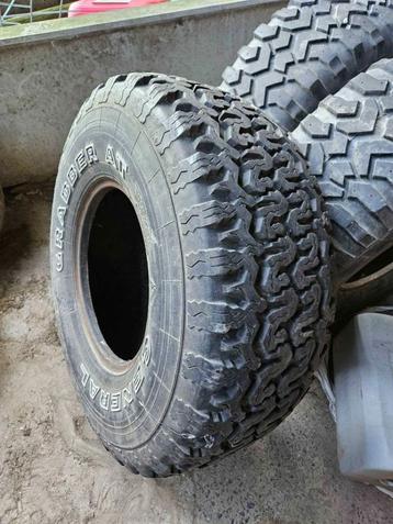 meerdere 4x4 banden mud en all terrain details in tekst