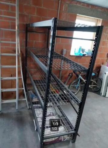 zwarte design magazijnrekken beschikbaar voor biedingen