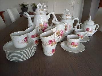 porseleinen koffie-en theeservies  beschikbaar voor biedingen