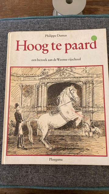 Hoog te paard - bedoeld wie van paarden houdt beschikbaar voor biedingen