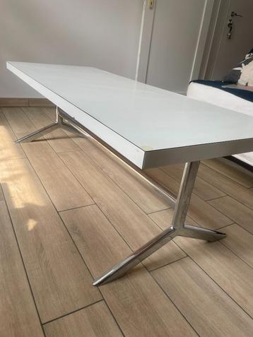 table basse beschikbaar voor biedingen